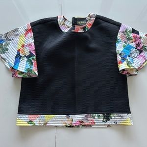 REBEL top with short sleeves